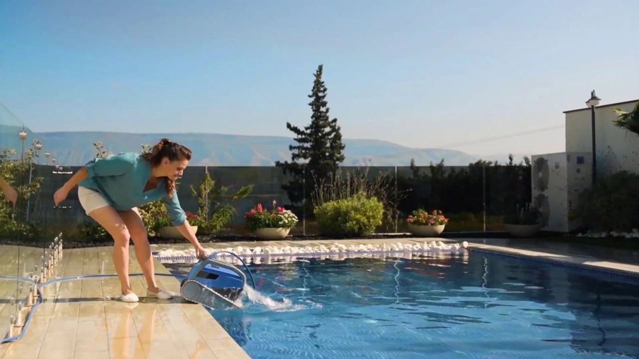 Dolphin M600 Robotic Swimming Pool Cleaner From Maytronics - Image 10