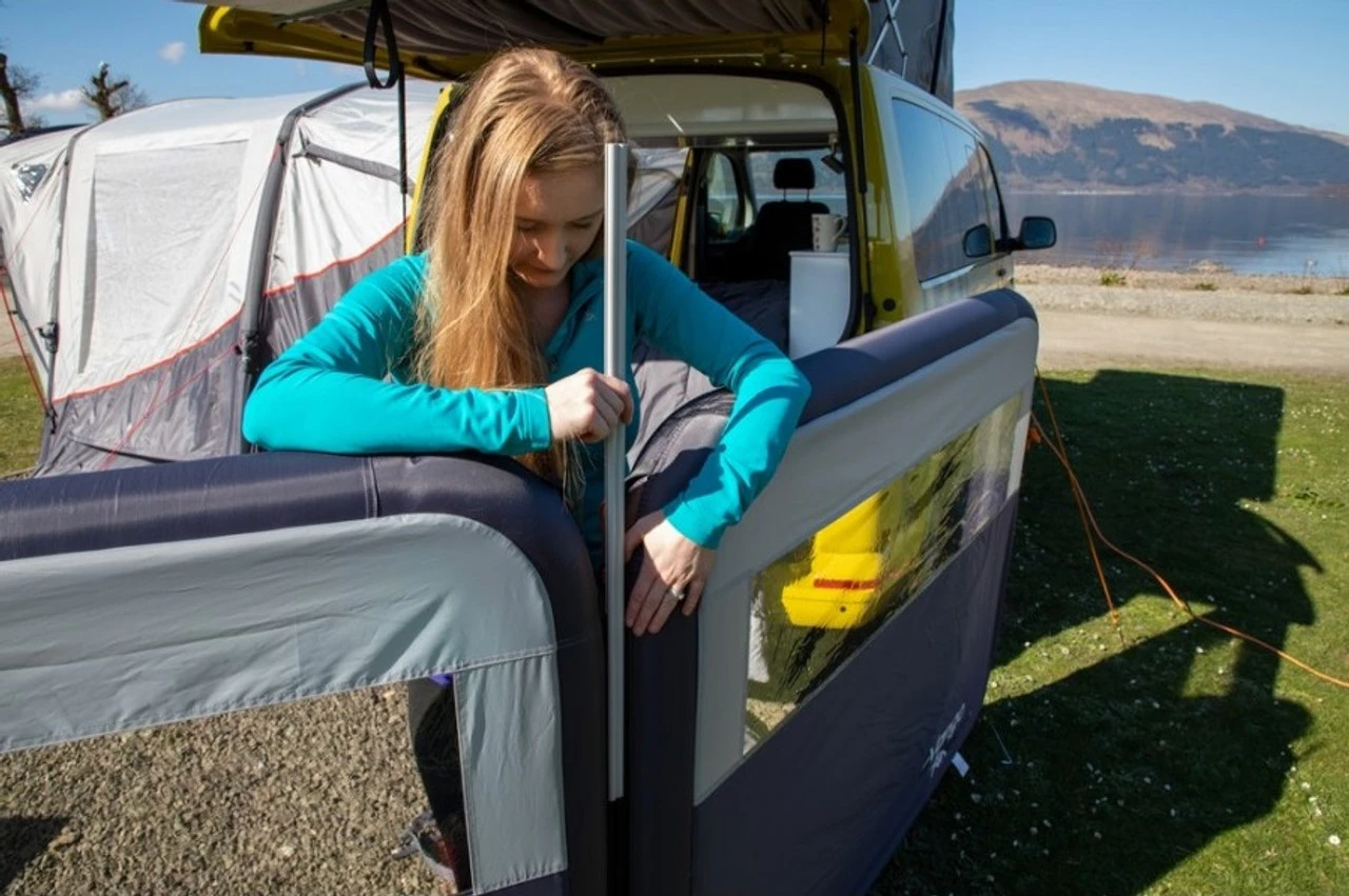 Vango Airbeam Modular Camping Windbreak - Image 3